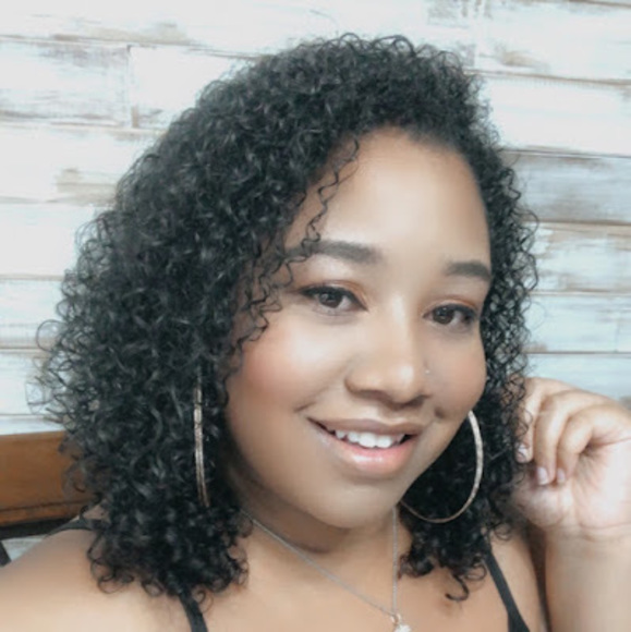 Meet your Posher, Teyanna - Picture 1 of 1